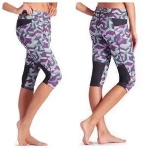 Athleta Chain Be Free Knicker Capri Purple Geometric Print Leggings Size XS